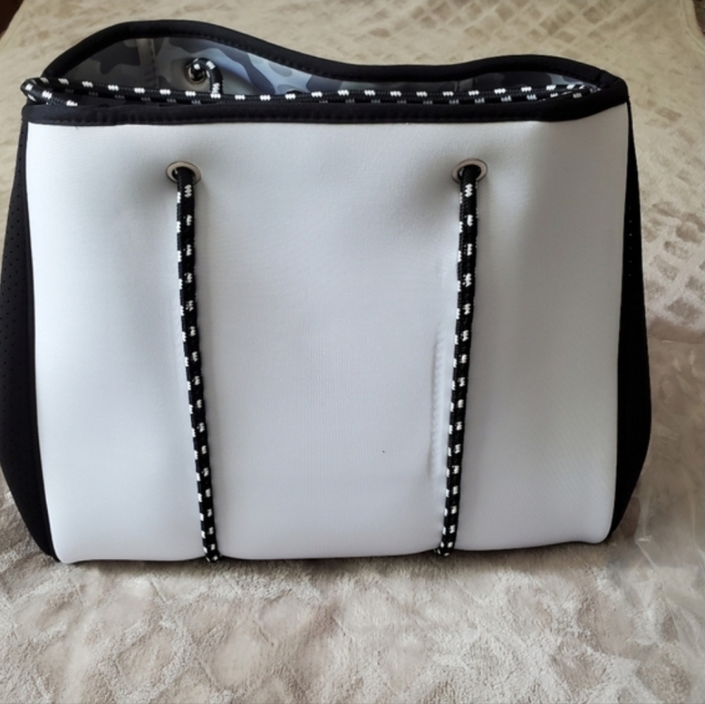Prenelove neoprene tote